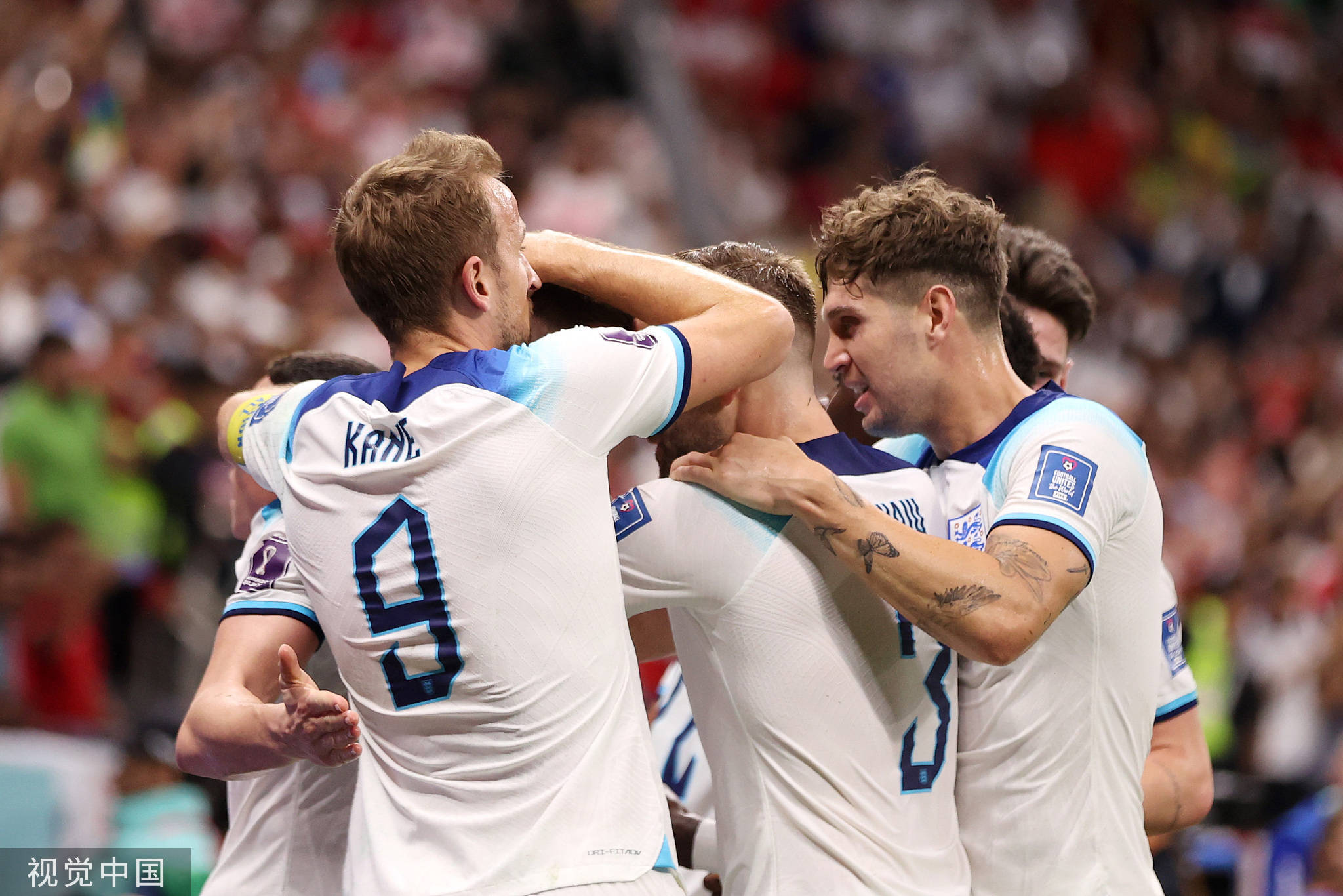 英格兰队完胜法国队，马龙带队取胜