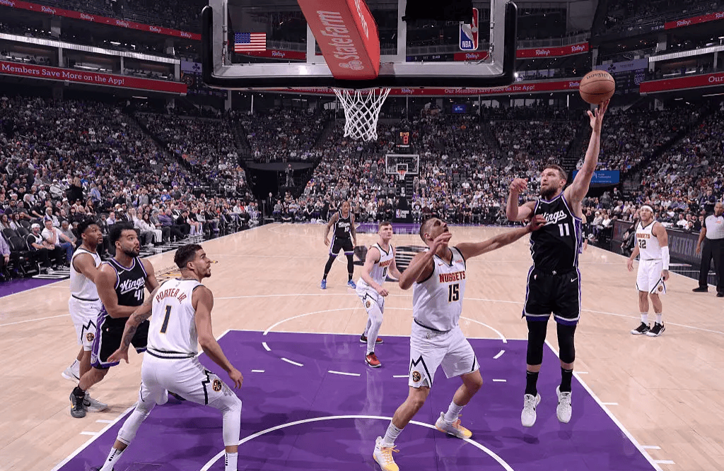 魔术力克公牛,布克带队取胜 魔术力克公牛,布克带队取胜