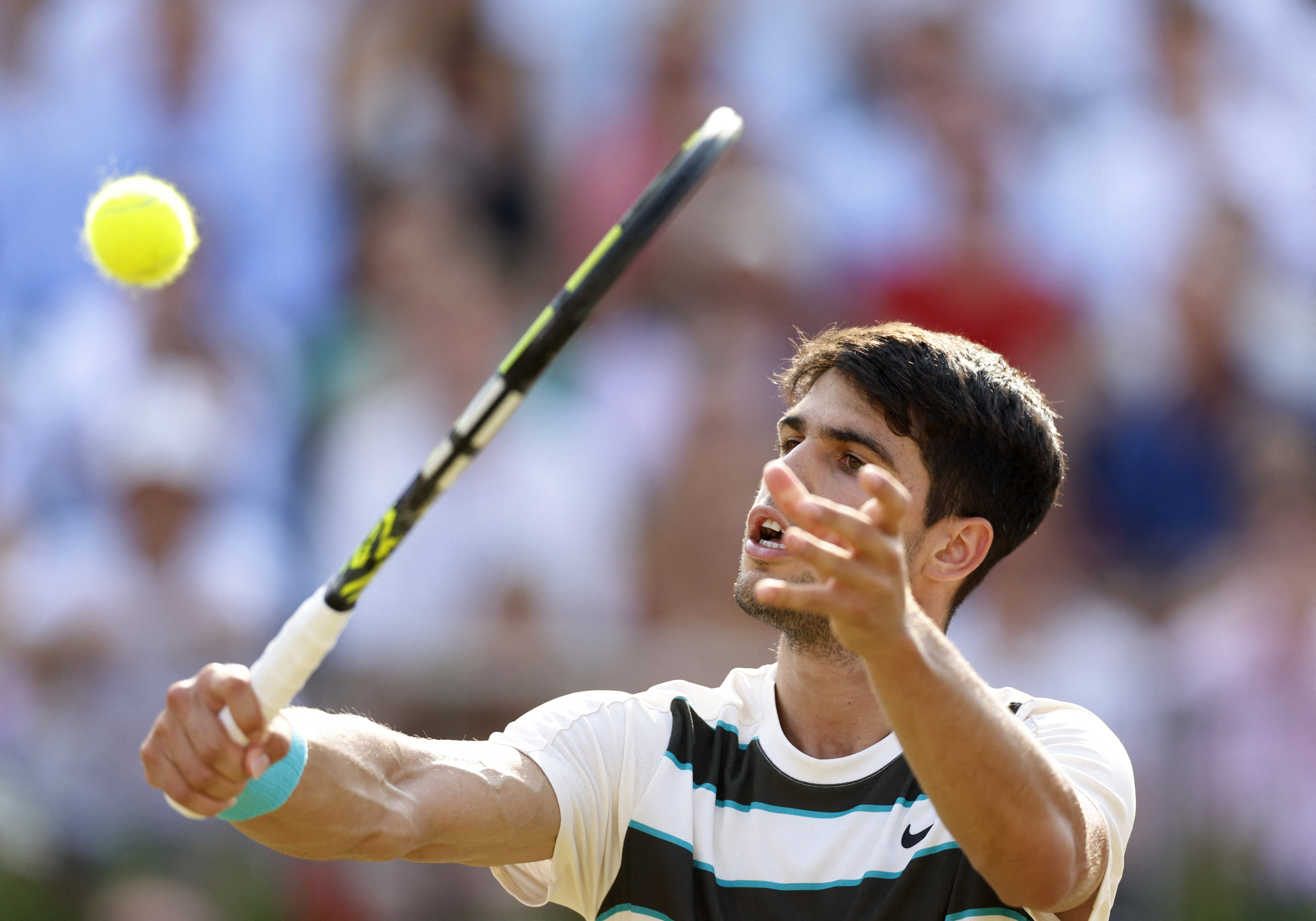 戴维斯杯翻盘澳网，阿尔卡拉斯点燃赛场