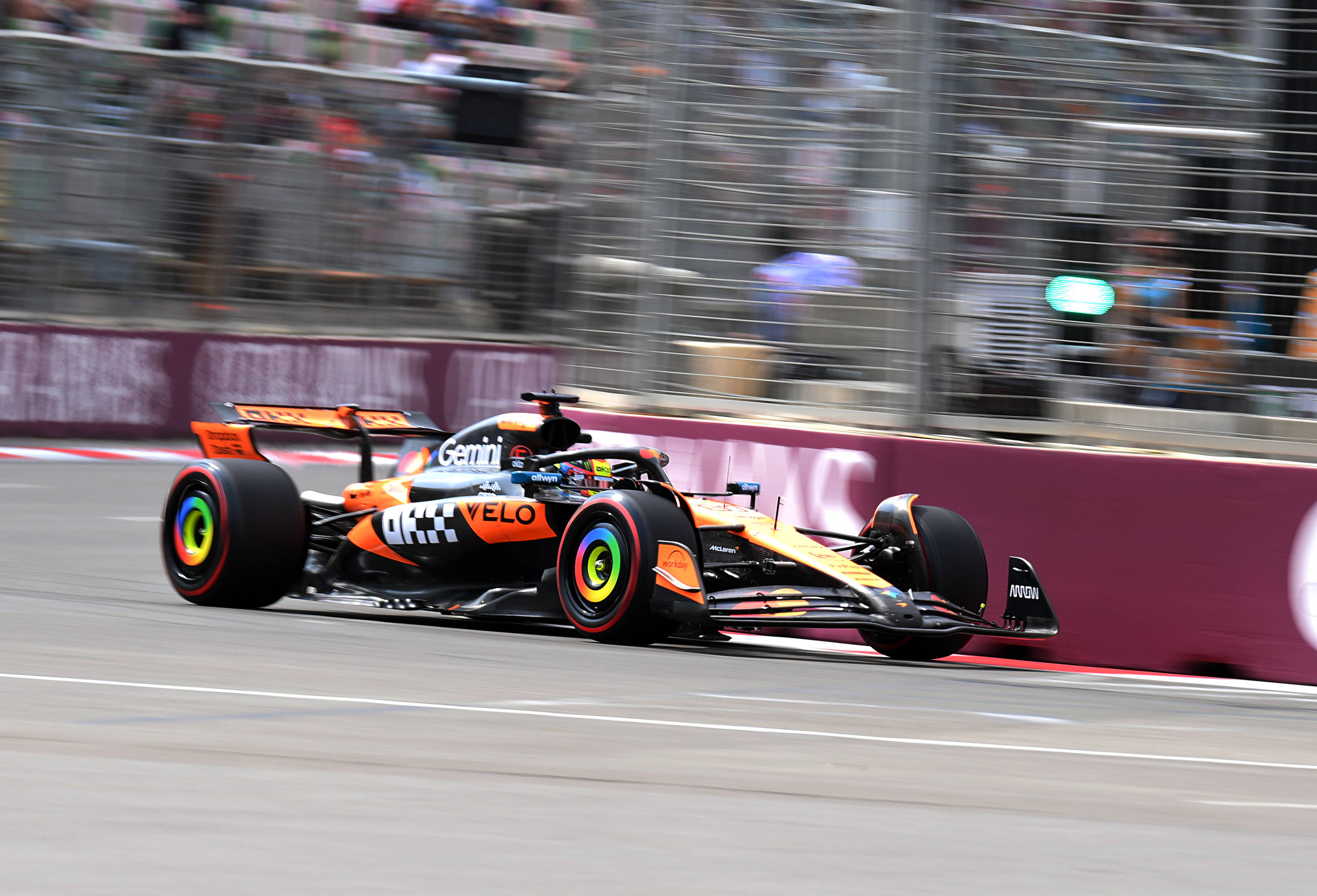 梅赛德斯翻盘红牛车队，皮亚斯特里刷新纪录