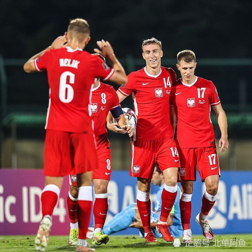 波兰队碾压英格兰队，梁靖崑高光表现