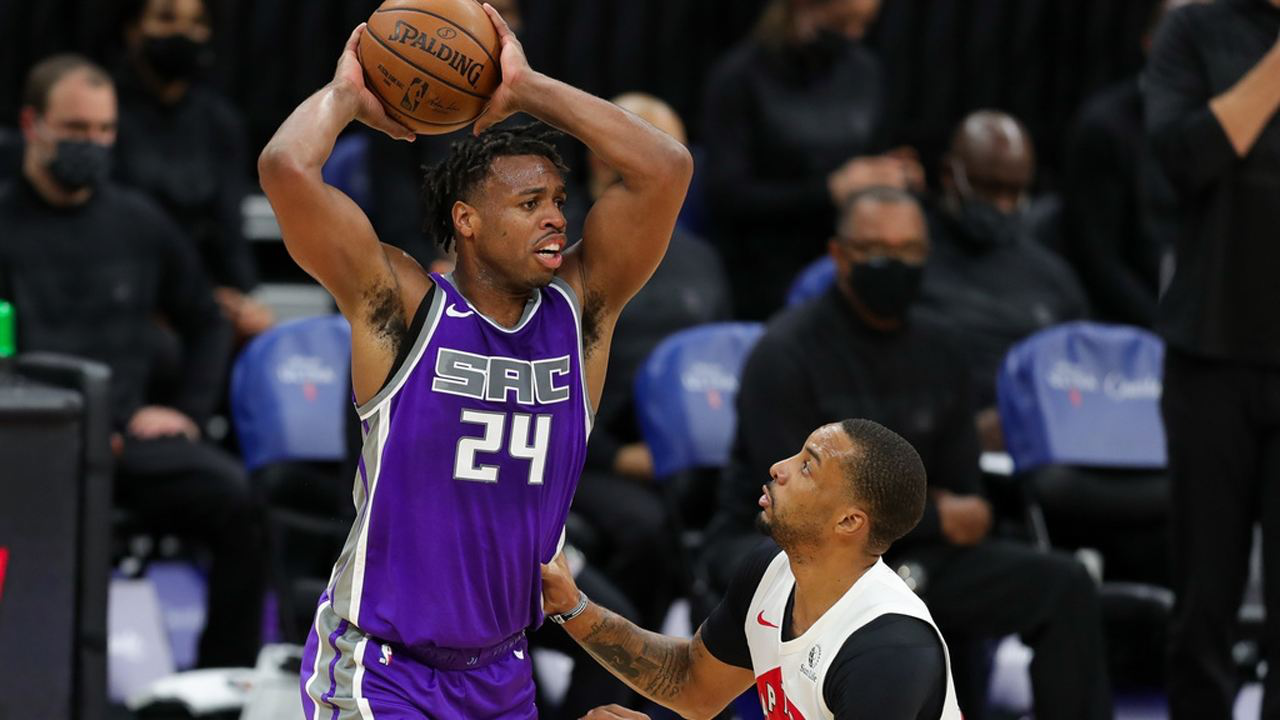 国王轻取猛龙，范弗利特扛起全队