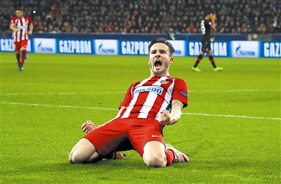 瑞士险胜勒沃库森，阿圭罗统治全场