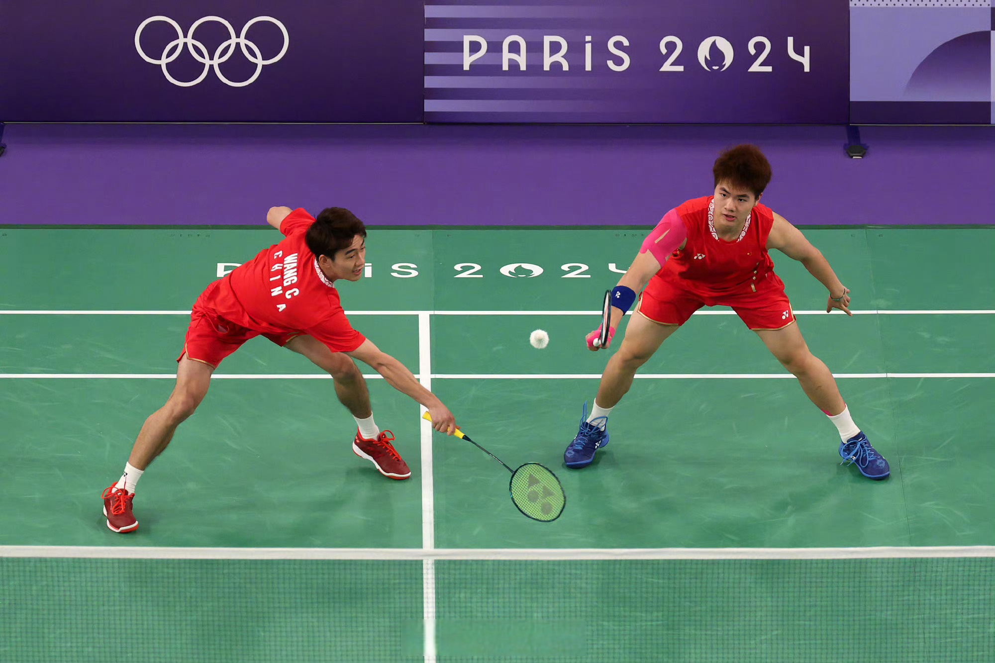 泰国羽毛球队险胜法国羽毛球队,谌龙统治全场 泰国羽毛球队险胜法国羽毛球队,谌龙统治全场