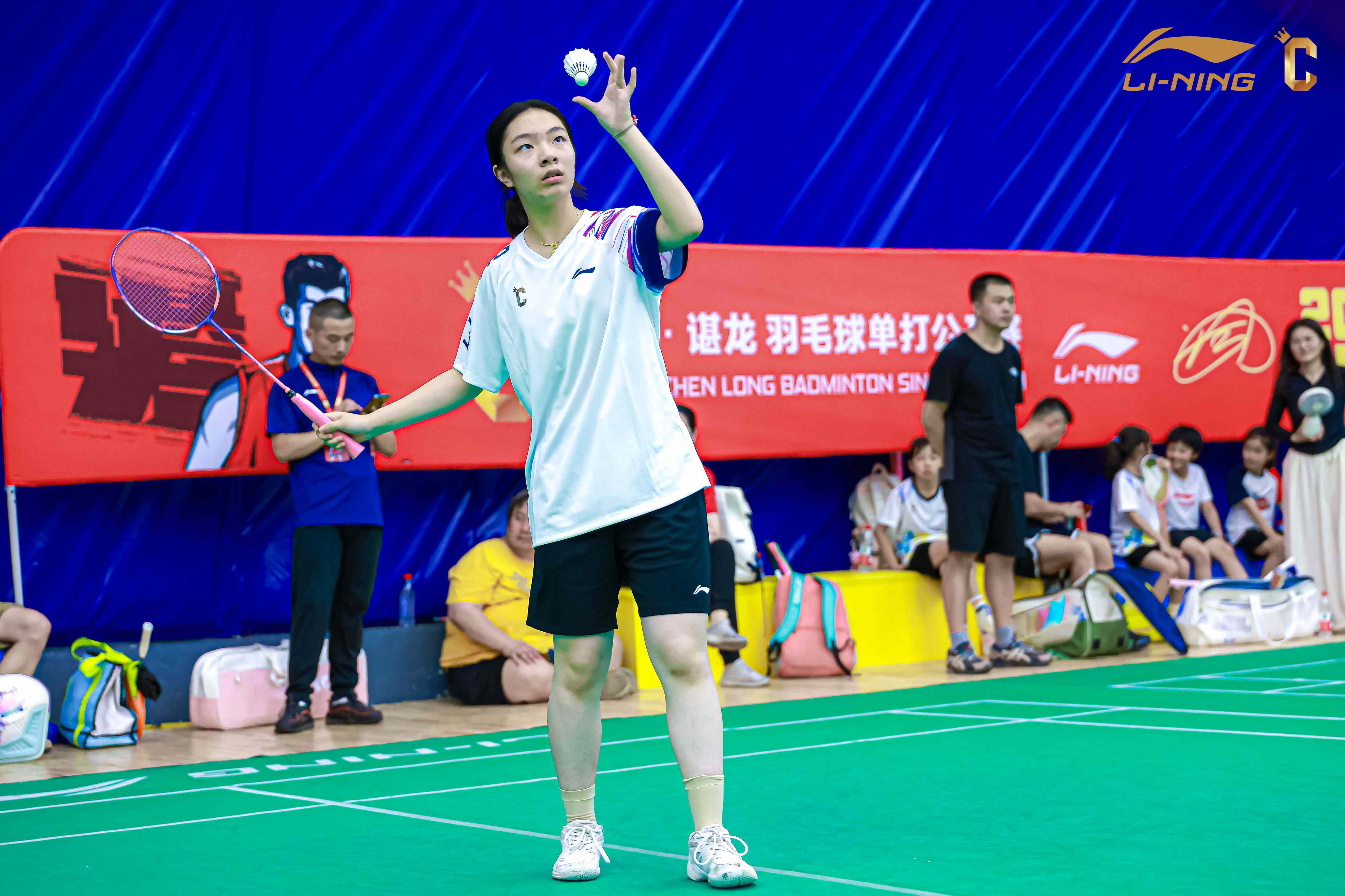 泰国羽毛球队险胜法国羽毛球队,谌龙统治全场 泰国羽毛球队险胜法国羽毛球队,谌龙统治全场