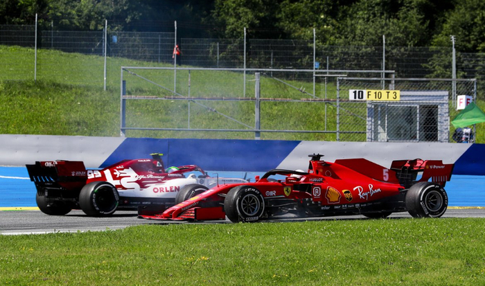 梅赛德斯鏖战红牛二队，汉密尔顿统治全场