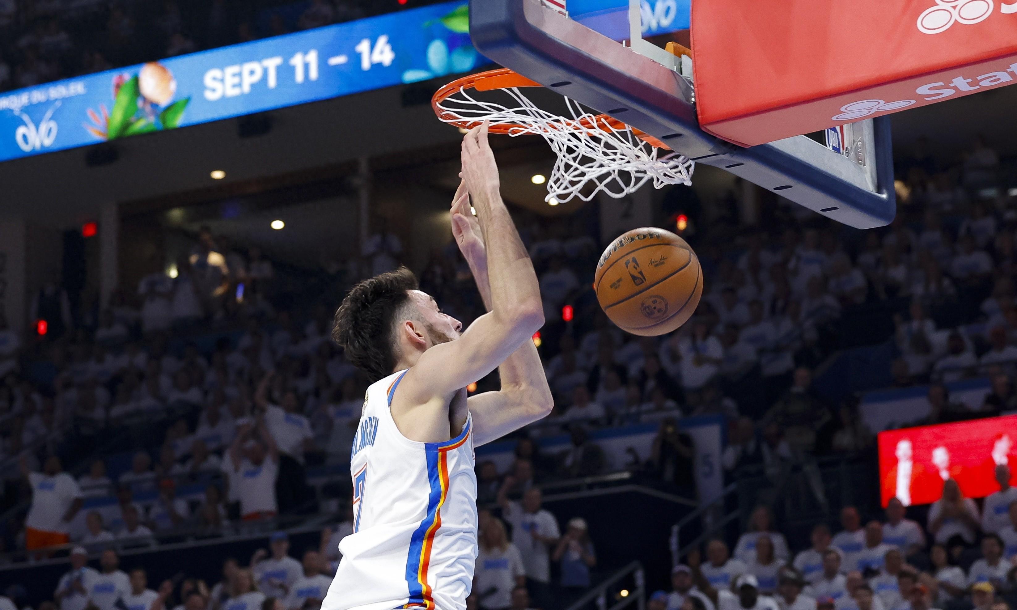 某球员在NBA常规赛中取得历史性的三分球纪录