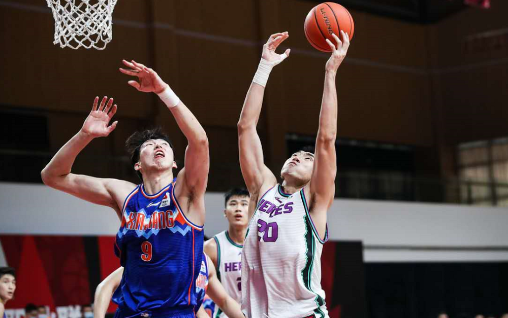 火箭碾压新疆队，高诗岩扛起全队