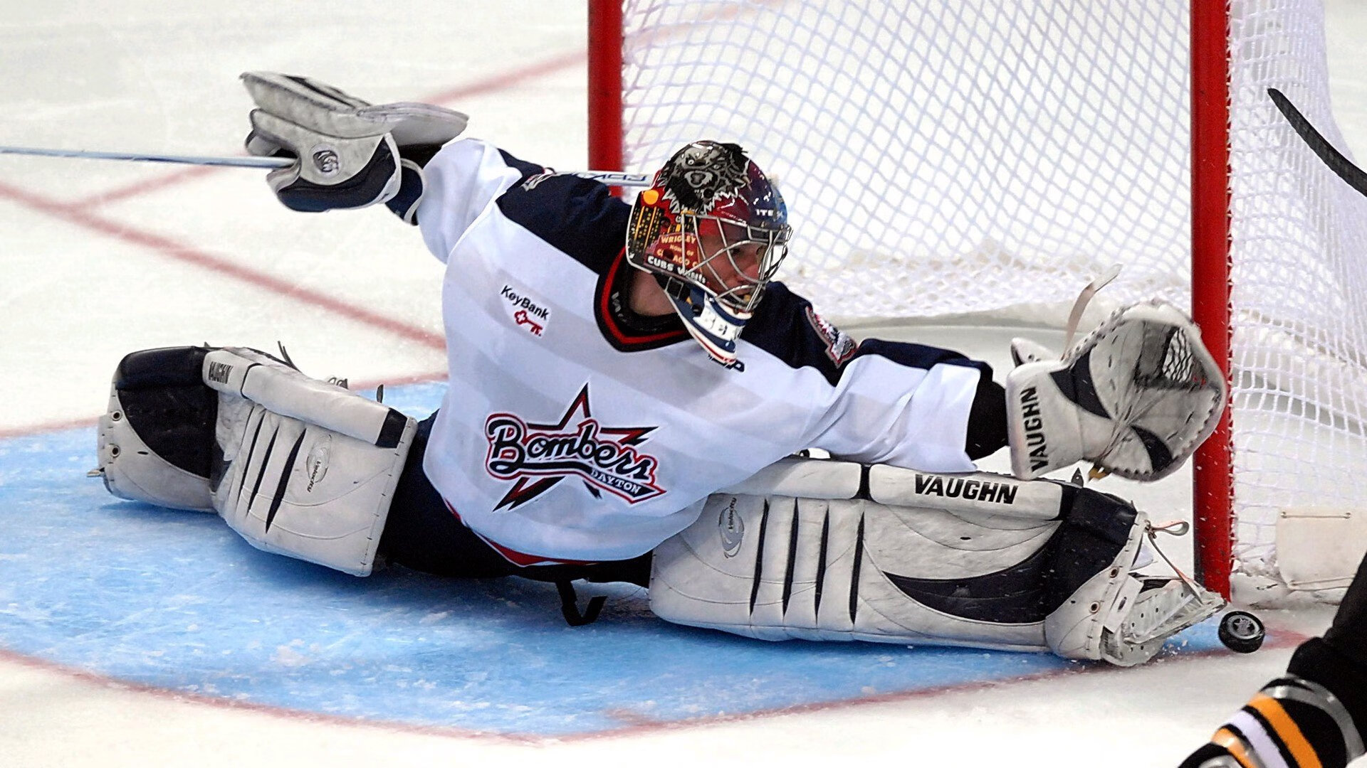 世界杯之夜,浓眉关键回合不手软