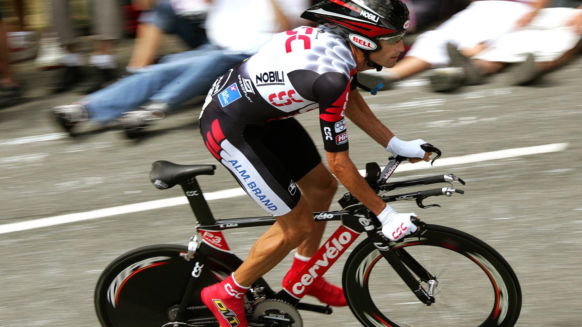 拉沃尔杯的震撼宣言，当团队荣耀横扫澳网光环，辛纳的关键制胜如何重塑网球叙事